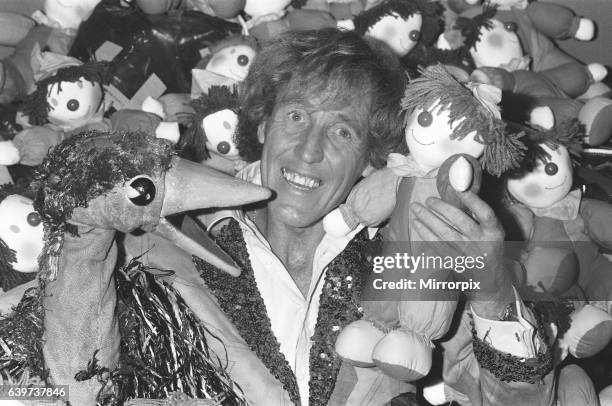 Rod Hull and Emu seen here promoting the NSPCC Children's Variety Show, 10th October 1985.