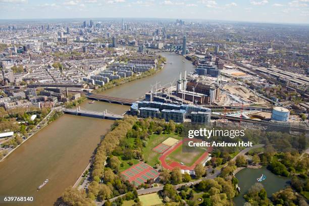 aerial photography view east of battersea park and river thames. london, sw11 uk. - battersea - fotografias e filmes do acervo