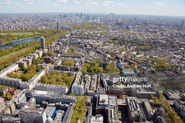 aerial photography view north-east of knightbridge and natural history museum. london sw7 uk. - museo de historia natural fotografías e imágenes de stock