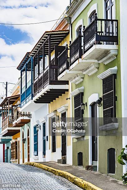 colorful house facades of old san juan, puerto rico. - ogphoto bildbanksfoton och bilder