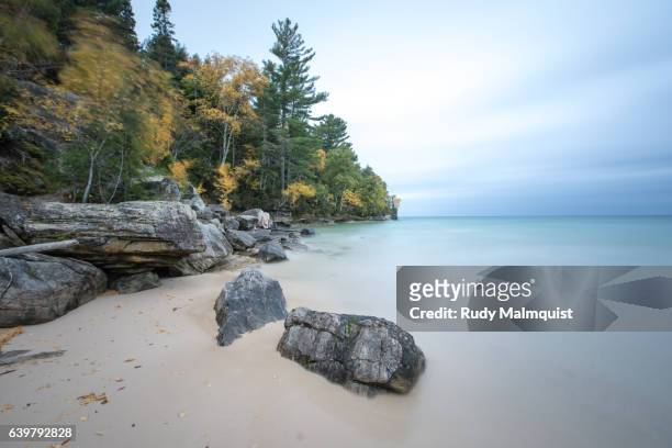 pictured rocks national lakeshore in autumn - pictured rocks national lakeshore ストックフォトと画像