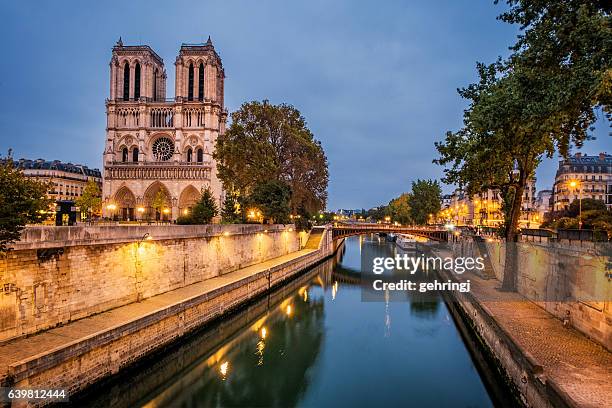 notre dame, paris and river seine - seine river stock pictures, royalty-free photos & images