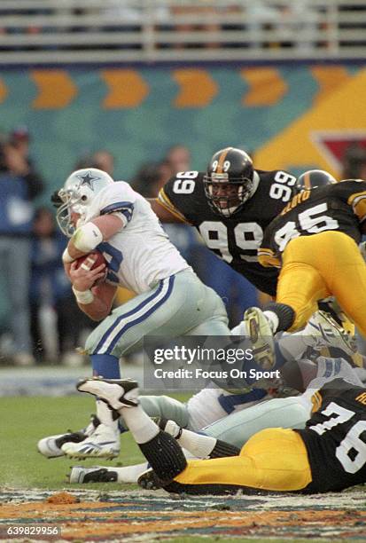 Daryl Johnston of the Dallas Cowboys carries the ball against the Pittsburgh Steelers during Super Bowl XXX on January 28, 1996 at Sun Devil Stadium...