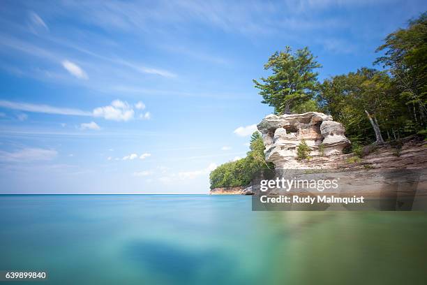 chapel rock along pictured rocks national lakeshore - de stora sjöarna bildbanksfoton och bilder