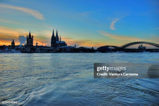 panoramic view of cologne, germany - köln skyline stockfoto's en -beelden