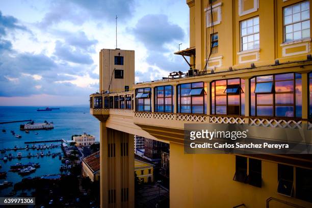 view of the lower city cidade baixa and lift elevador lacerda - lacerda elevator stock pictures, royalty-free photos & images