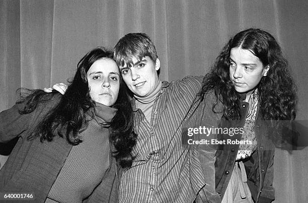 Young Roches 842 The Roches Photos & High Res Pictures - Getty Images