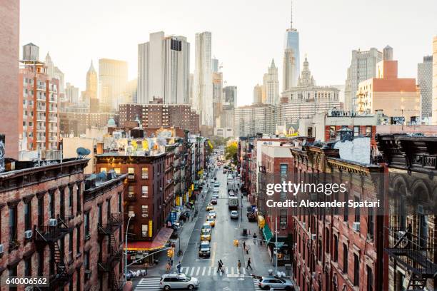 high angle view of lower east side manhattan downtown, new york city, usa - street side view photos et images de collection