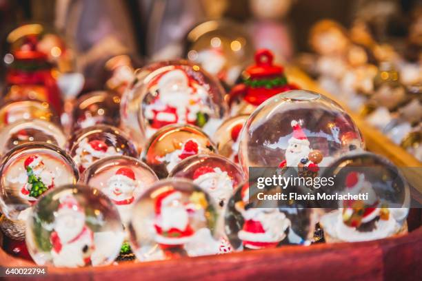 christmas snowballs with santa - trento stock pictures, royalty-free photos & images