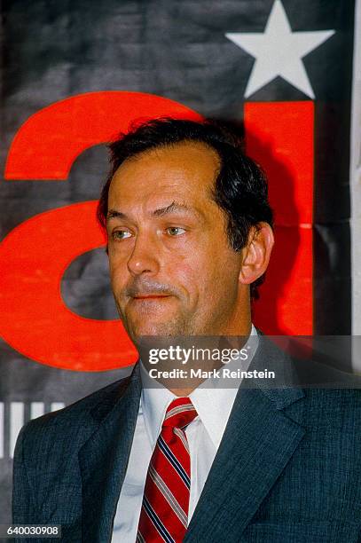 American politician Bill Bradley attends Senator Adlai Stevenson's gubernatorial campaign event, Chicago, Illinois, September 1986.