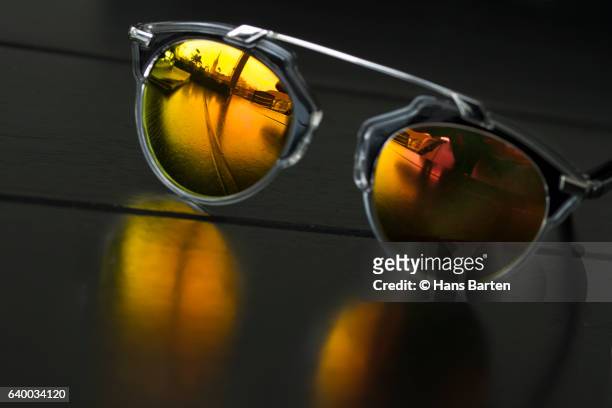sunglasses - hans barten stockfoto's en -beelden