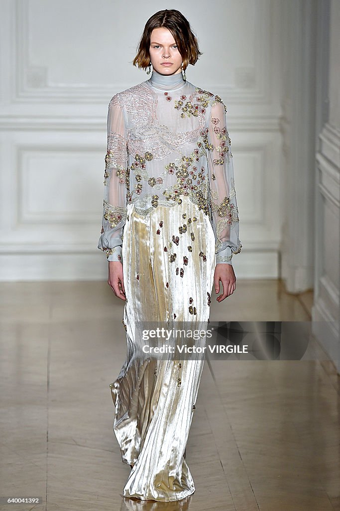 Valentino : Runway - Paris Fashion Week - Haute Couture Spring Summer 2017