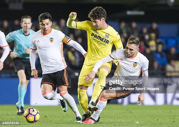 Alexandre Rodrigues da Silva, Pato, of Villarreal CF battles for the ball with Enzo Nicolas Perez and Munir El Haddadi Mohamed of Valencia CF during...
