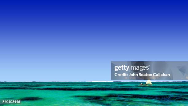 sailing - zanzibar eilandengroep stockfoto's en -beelden