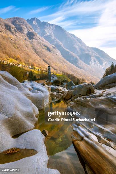 church and canyon near lavertezzo in valle verzasca, switzerland - tessin stock-fotos und bilder