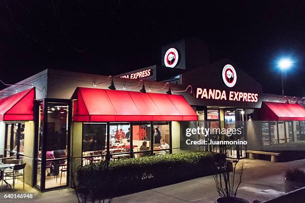 restaurante panda express - panda fotografías e imágenes de stock