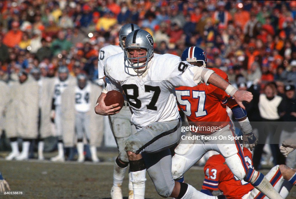 Los Angeles Raiders v Denver Broncos