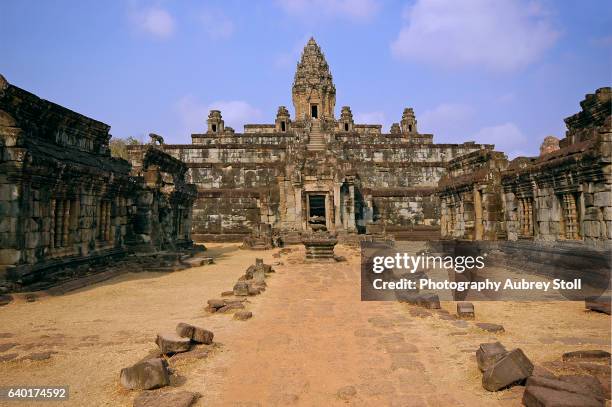 angkor wat - cambodian khmer rouge tourism stock pictures, royalty-free photos & images