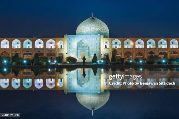 sheikh lotfollah mosque at naqsh-e-jahan square, iran - emam khomeini square stock pictures, royalty-free photos & images