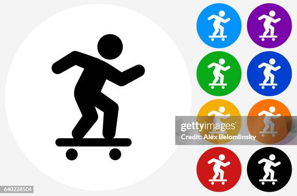 ilustraciones, imágenes clip art, dibujos animados e iconos de stock de icono de skateboarding en botones de círculo de color plano - skater