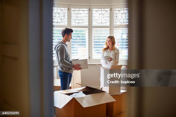 stabilirsi nella loro nuova casa - home sweet home espressione inglese foto e immagini stock