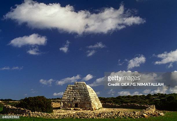 Naveta d'Es Tudons, collective burial mound, Menorca, Balearic islands, Spain. Talayotic civilisation, 13th century BC.