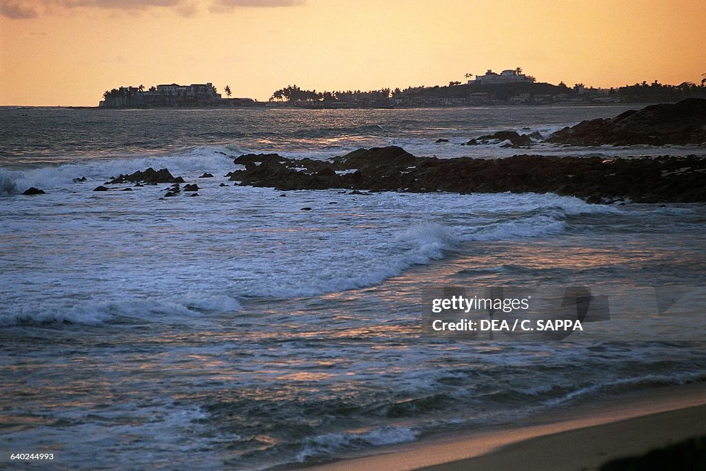 Coast between Cape Coast and Elmina promontories