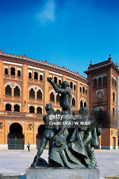 Statue dedicated to bullfighter Antonio Bienvenida in front of Las Ventas Bullring Madrid, Spain.