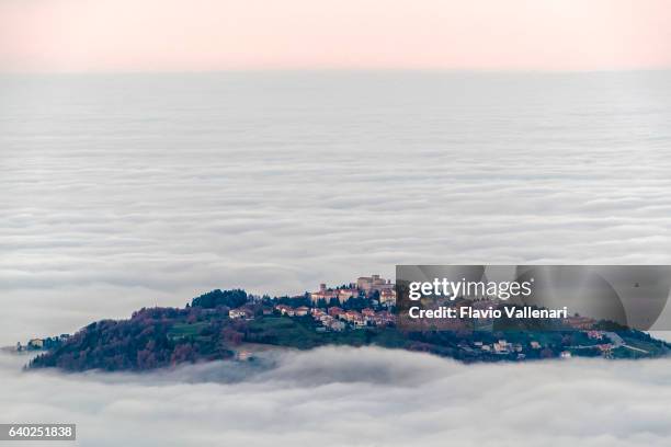 landschaft von san marino - republic of san marino stock-fotos und bilder