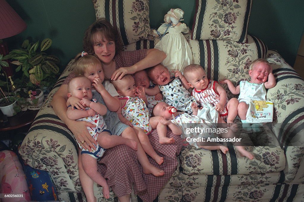 THE MOTHER OF THE MCCAUGHEY SEPTUPLETS AND HER SISTER