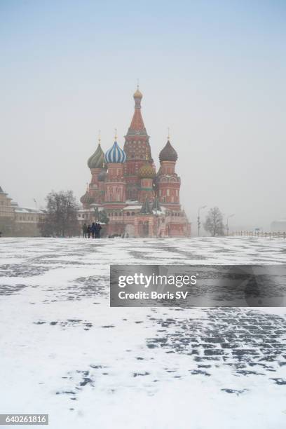 red square under snow - st basil's cathedral stock pictures, royalty-free photos & images