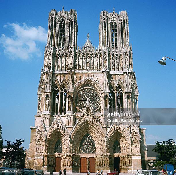 Notre-Dame Cathedral in Reims: Facade