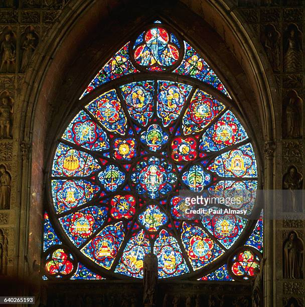 Notre-Dame Cathedral in Reims: Main Portal Rose Window
