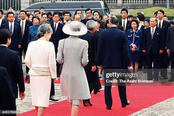 Grand Duke Jean of Luxembourg, Grand Duchess Josephine Charlotte of Luxembourg, Emperor Akihito and Empress Michiko leave for the Imperial Palace...