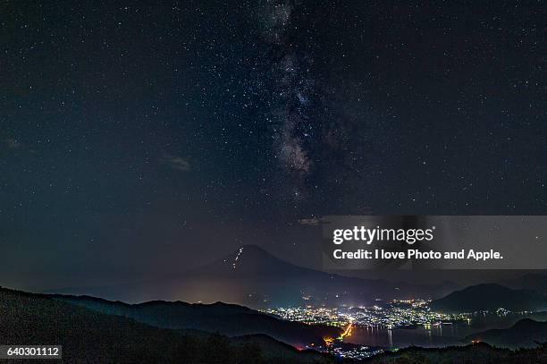 milky way on the fuji summit - tanabata festival 個照片及圖片檔