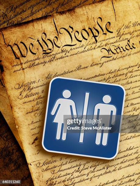 man with u.s. constitution - bill of rights icons fotografías e imágenes de stock