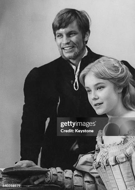 English actress Natasha Pyne as Bianca and Michael York as Lucentio in Frank Zeffirelli's film version of the Shakespeare play 'The Taming of the...
