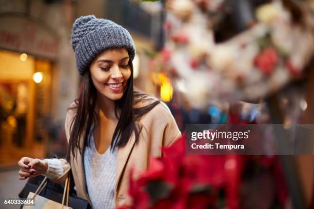 shopping in the street, christmas time. - barcelona shopping stock pictures, royalty-free photos & images