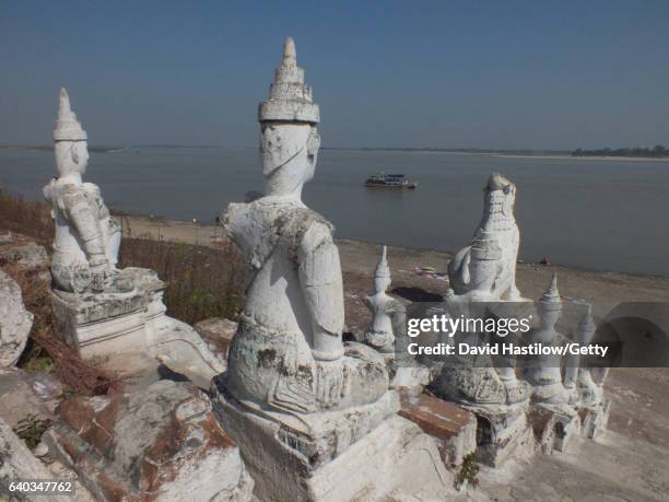 Myanmar Inya Background Inya River Photos and Premium High Res Pictures - Getty Images