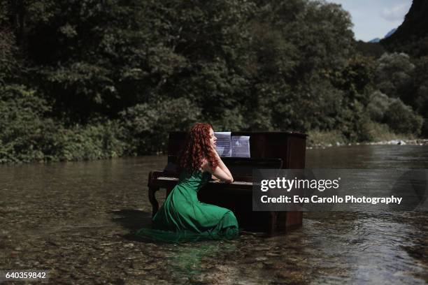 river song - pianist fotografías e imágenes de stock