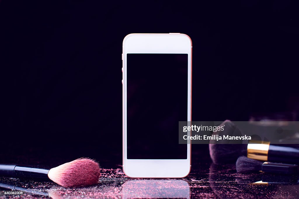 Make-up brushes and smart phone