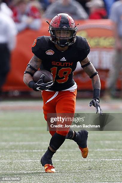 Donnel Pumphrey of the South team runs with the ball during the Reese's Senior Bowl at the Ladd-Peebles Stadium on January 28, 2017 in Mobile,...