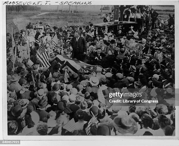 Former President Theodore Roosevelt speaks to a crowd in New Jersey before the Bull Moose convention.