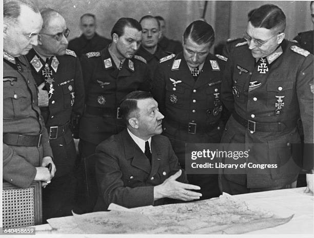 Hitler Ressurected 1.309 foto stock, fotografie e immagini ad alta risoluzione su Hitler ...