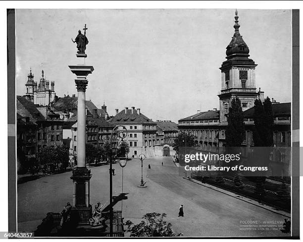 The Royal Castle in Warsaw is directly across from Castle Square and the Column of King Zygmunt III Waza, the oldest monument in Warsaw .