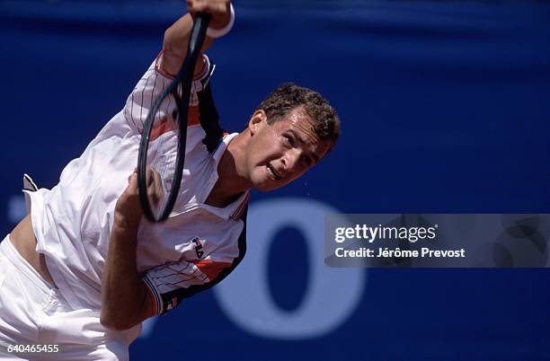 Andrei Medvedev Serving