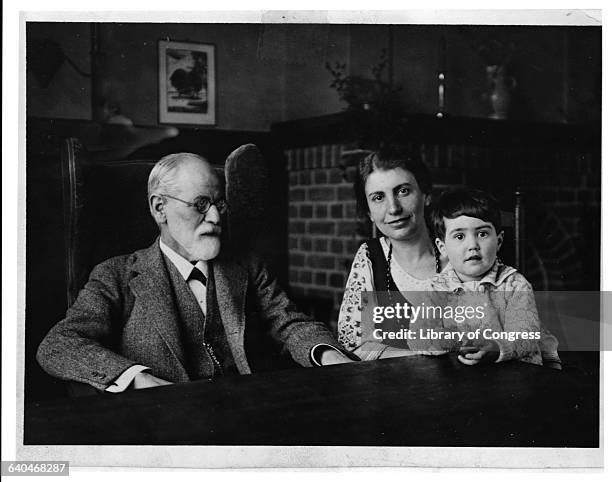 Sigmund Freud with his daughter Anna and granddaughter Eve, the daughter of Oliver and Henny Freud.