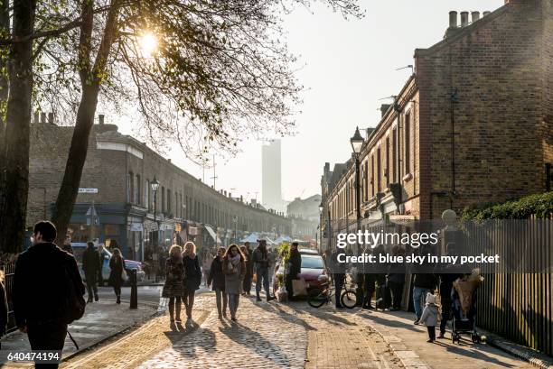 columbia road flower market, london in winter. - tower hamlets foto e immagini stock