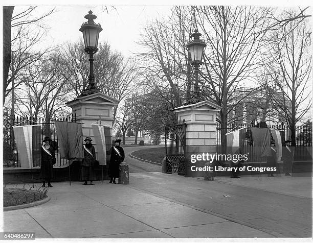 Suffragettes picket outside the White House gates, January 1917.