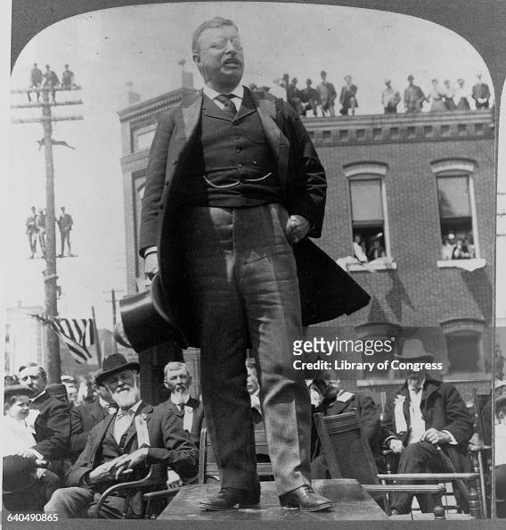 Theodore Roosevelt Delivers a Speech in Hannibal, Missouri